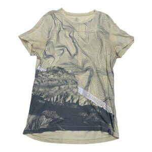 Calvin Klein Shirt Mens Medium Body Fit Topographic Graphic Tee